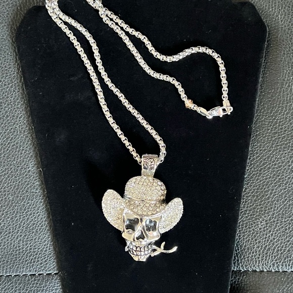 Spikes Men’s/ ladies Round box chain 26” and Rhinestone Skeleton - Picture 3 of 12